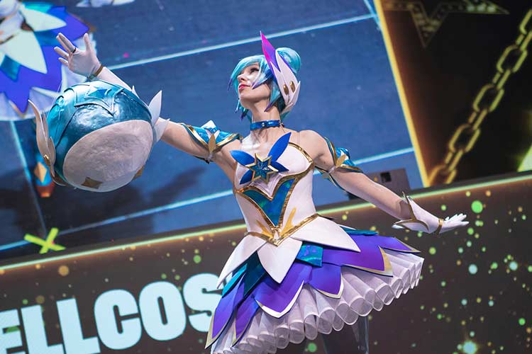 DreamHackWinter2023 Cosplay Slider10