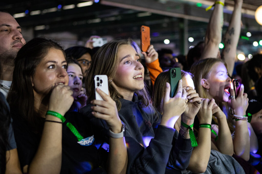 DreamHack CreatorHub CouchMode BigSlider
